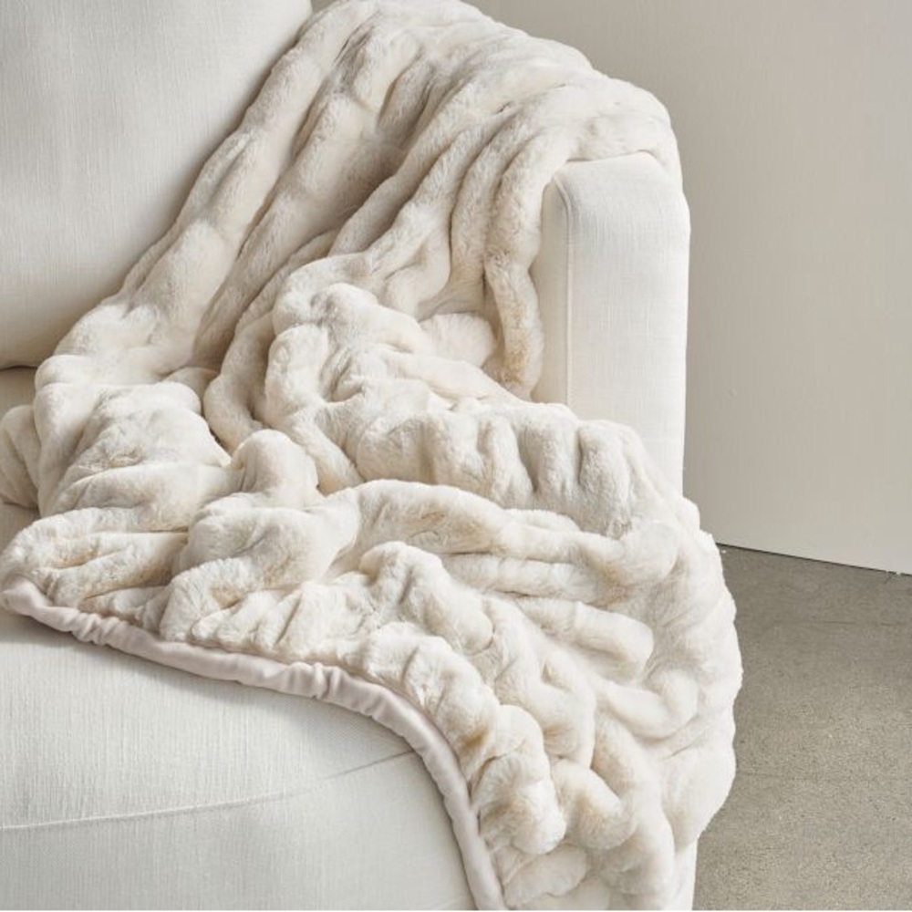 Pottery Barn Faux Fur Ruched Throw Blanket IVORY 50x60 Gathered PB (Retail $255)
